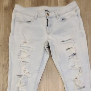 American Eagle Outfitters Light Blue Distressed Skinny Jeans